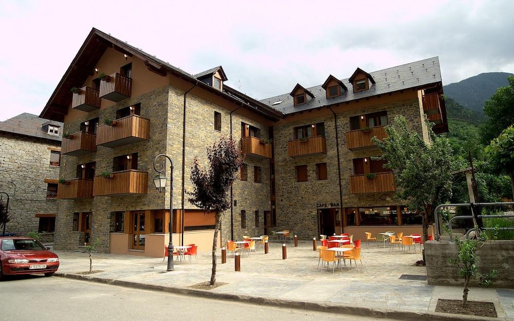 Hotel Els Encantats Espot Exterior photo