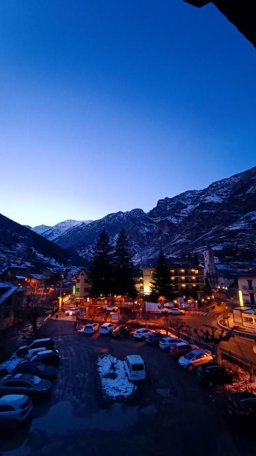 Hotel Els Encantats Espot Exterior photo