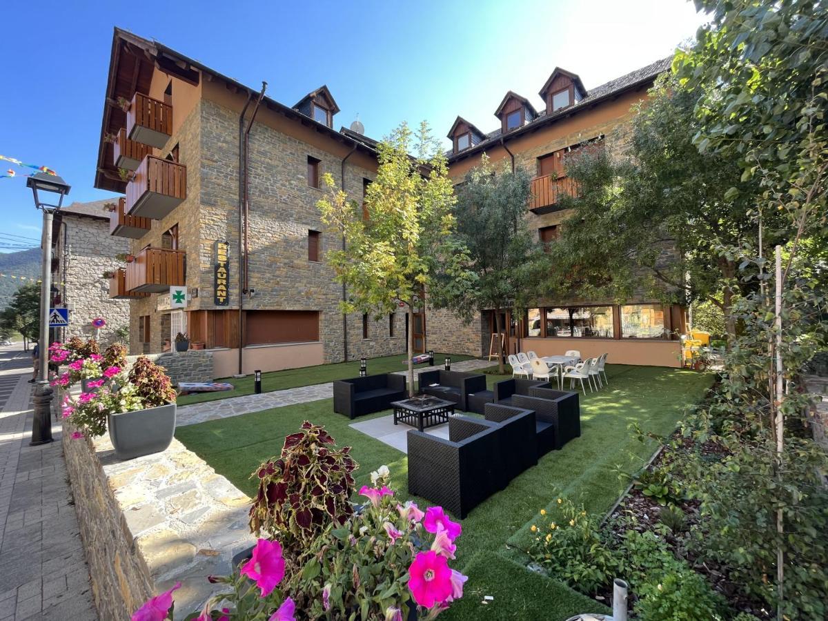 Hotel Els Encantats Espot Exterior photo
