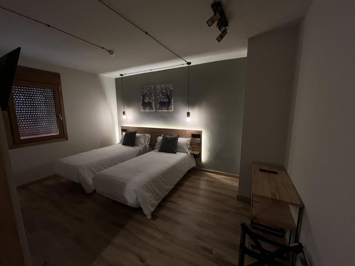 Hotel Els Encantats Espot Exterior photo